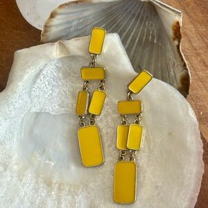 3/$30 💚💚💚 💛 Vintage Yellow Enamel Earrings